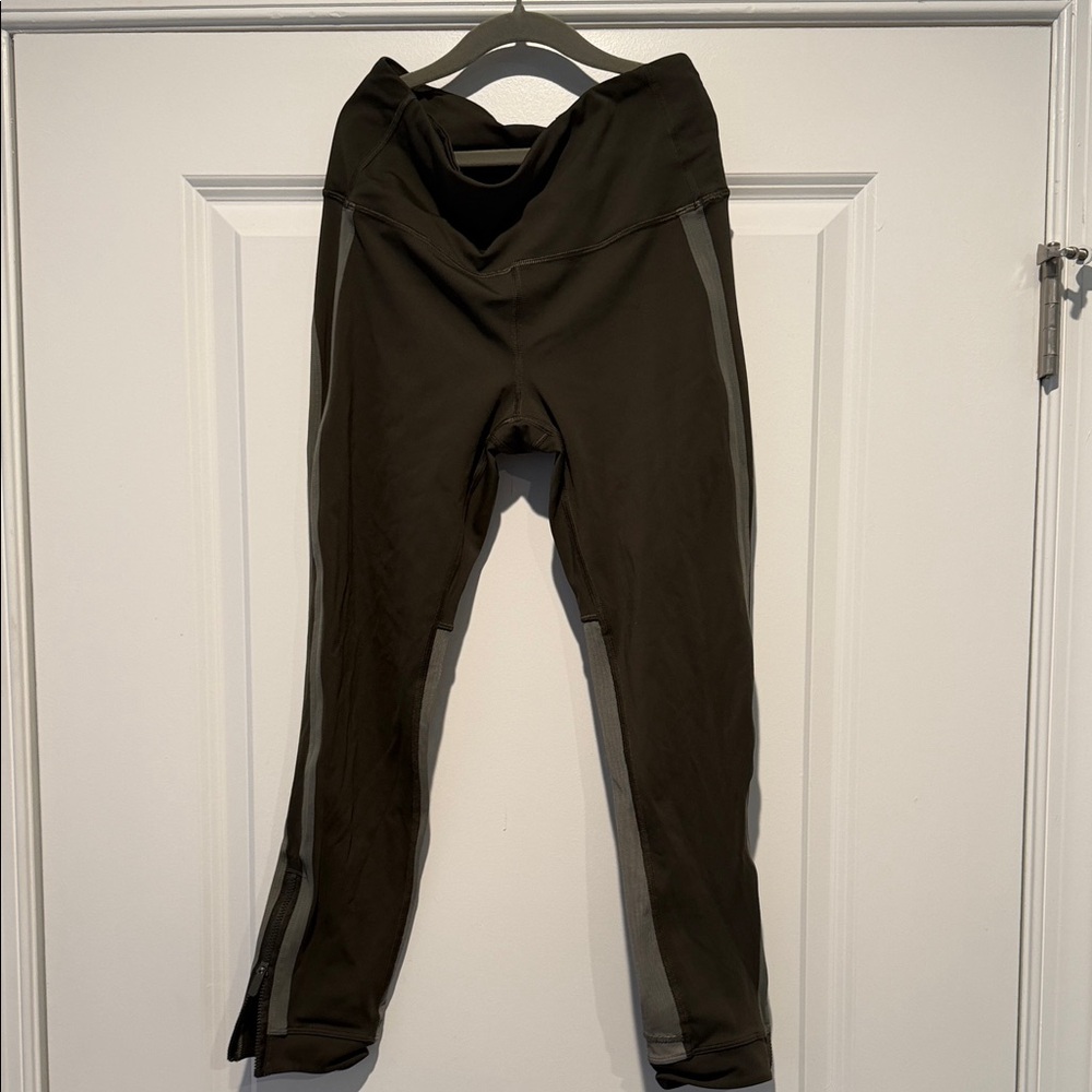 🍋 Lululemon Green Athletic Leggings
